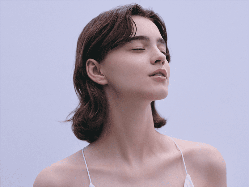 女性